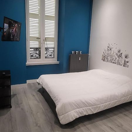Grand Studio Refait A Neuf Centre-Ville Ла-Бурбуль Экстерьер фото