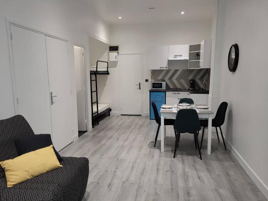 Grand Studio Refait A Neuf Centre-Ville Ла-Бурбуль Экстерьер фото
